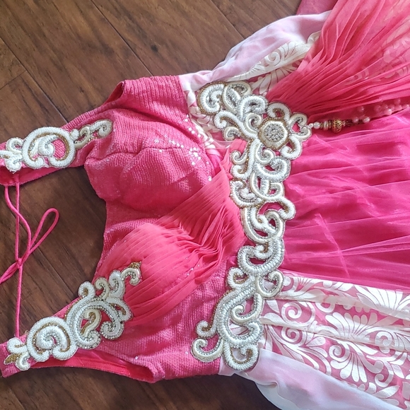 Gown - Picture 2 of 13